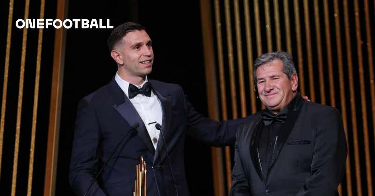 Bola de Ouro 2023: Emiliano Martínez ganha Troféu Yashin, de melhor goleiro  do mundo