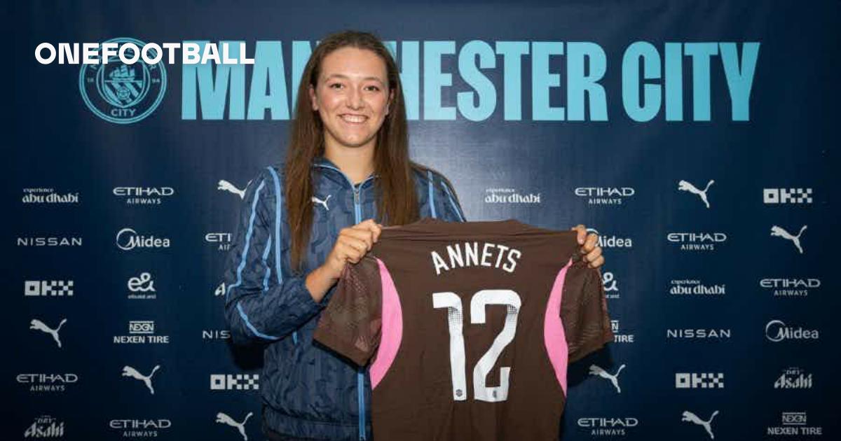 Manchester City Women sign England U-19 international Eve Annets