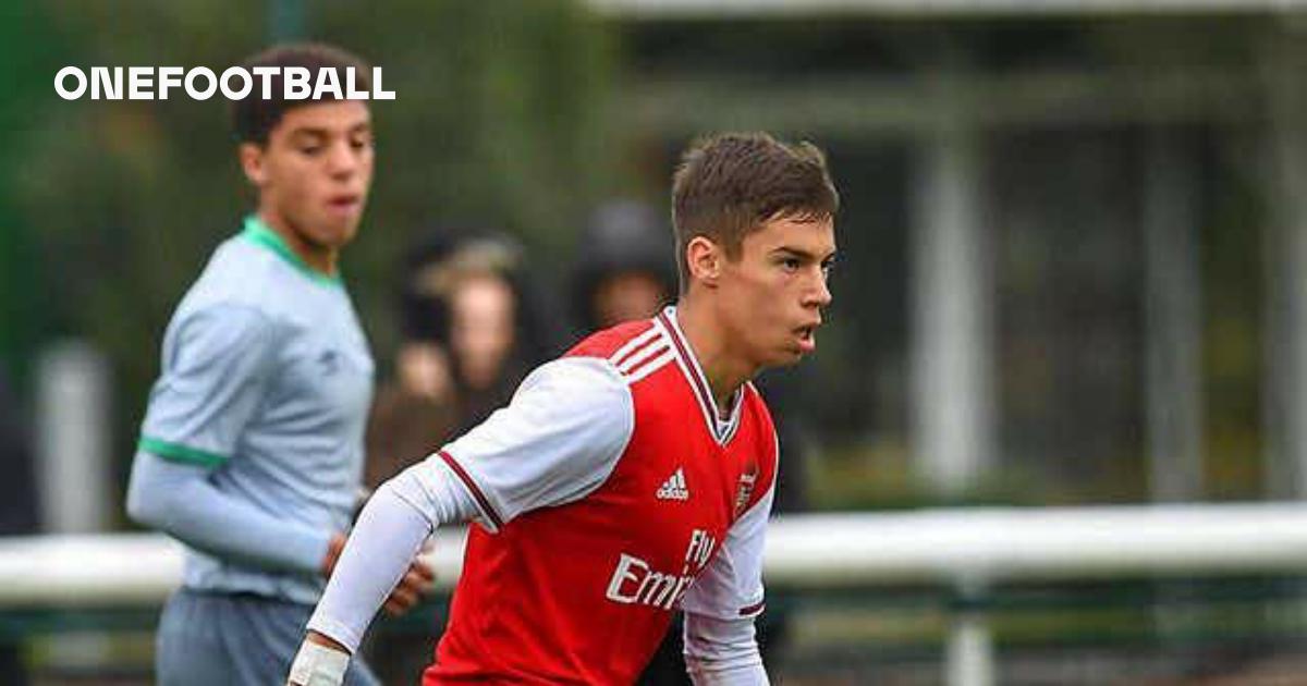 Catalin Cirjan signs professional contract with Arsenal