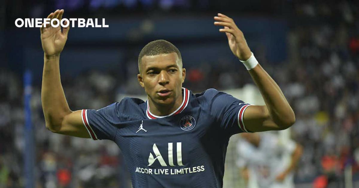 AZR Organization - 🚨In Kylian Mbappe's comic book about his life - Je  m'appelle Kylian, in a chapter Mbappe reveals that it was Zidane - Who  Gave Him that Madrid Jacket and