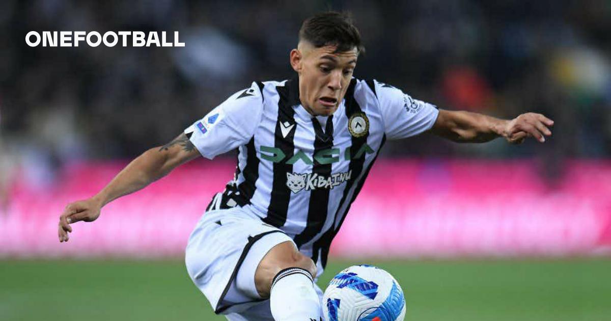 Atletico Madrid sign Argentina full back Molina from Udinese