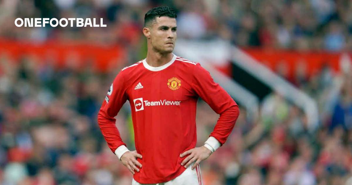 Keane names the five 'world class' stars he played with at Man Utd – but  snubs Ronaldo