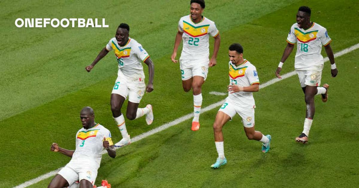 Ecuador 1-2 Senegal: Lions of Teranga into last 16 for first time in 20  years thanks Kalidou Koulibaly winner - Eurosport