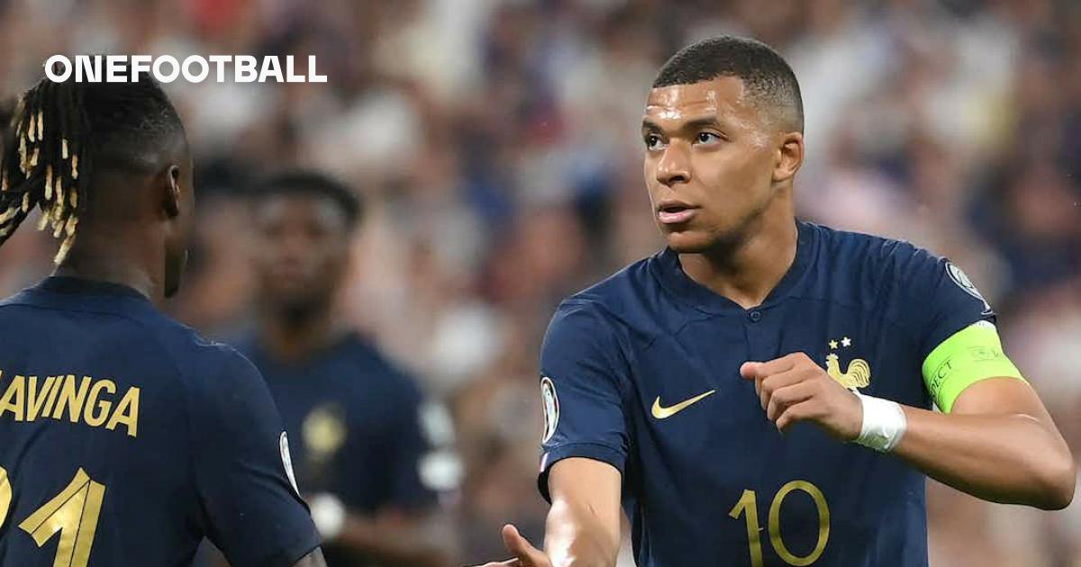 Official: PSG announce Kylian Mbappe has signed new contract - Futbol on  FanNation