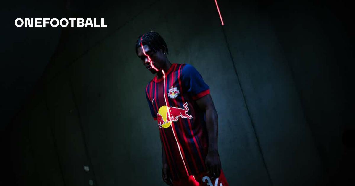 2017-18 Red Bull Salzburg Away Shirt - NEW - (KIDS)