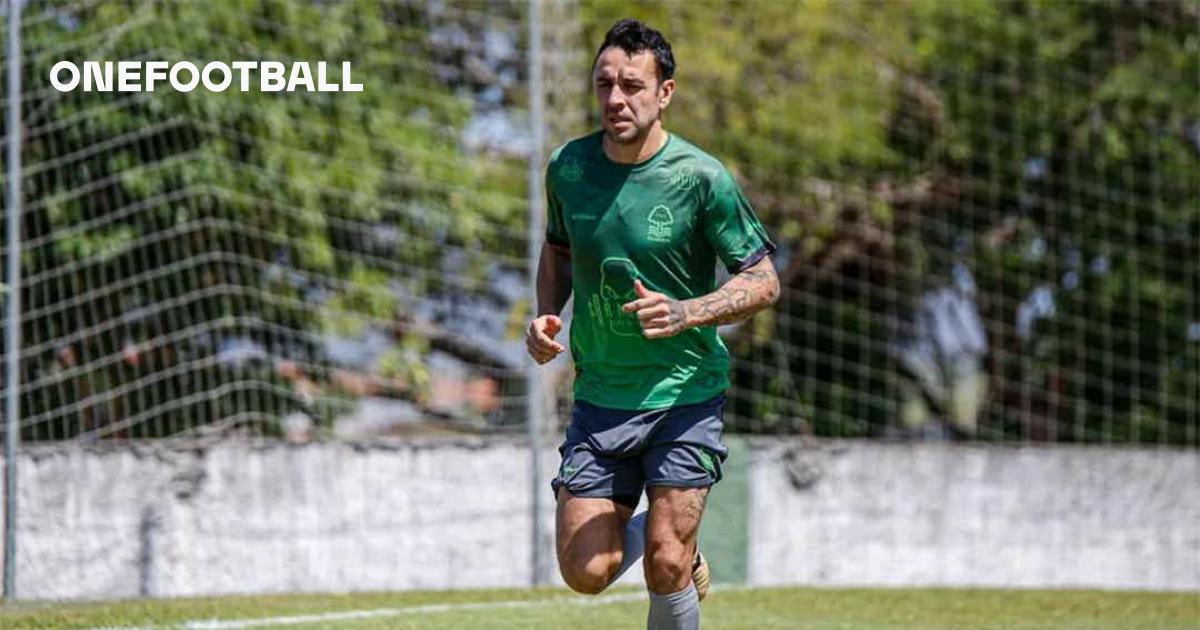 Ex-Lusa, Caio Mancha vai à Vila e assiste jogo contra o Santos