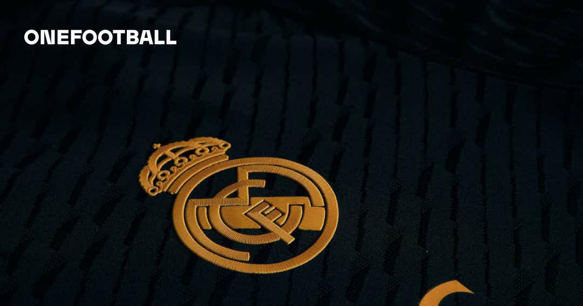 REAL MADRID Soccer Football Jersey Club Black Gold Number 28