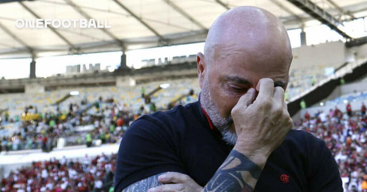 Wesley leva terceiro cartão amarelo e está fora da decisão contra o Grêmio  no Maracanã