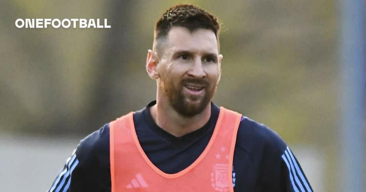 Messi's jersey will be ready if decides to play at next World Cup, says  Scaloni