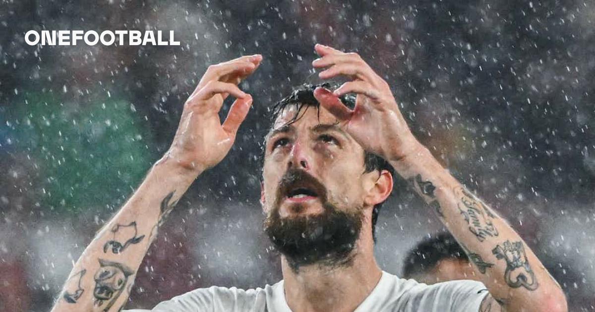 FOTO - Acerbi e il dito medio ai tifosi: la Procura Figc apre un fascicolo