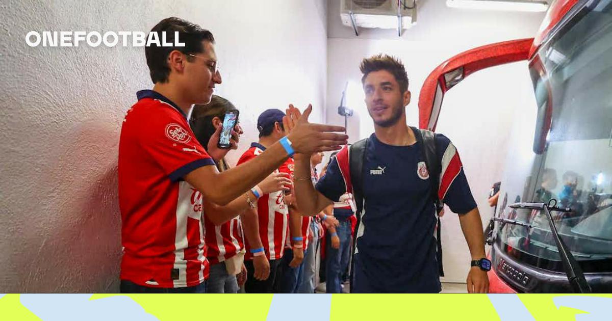 How will Chivas travel and where will they stay in the Red-and-White Capital?