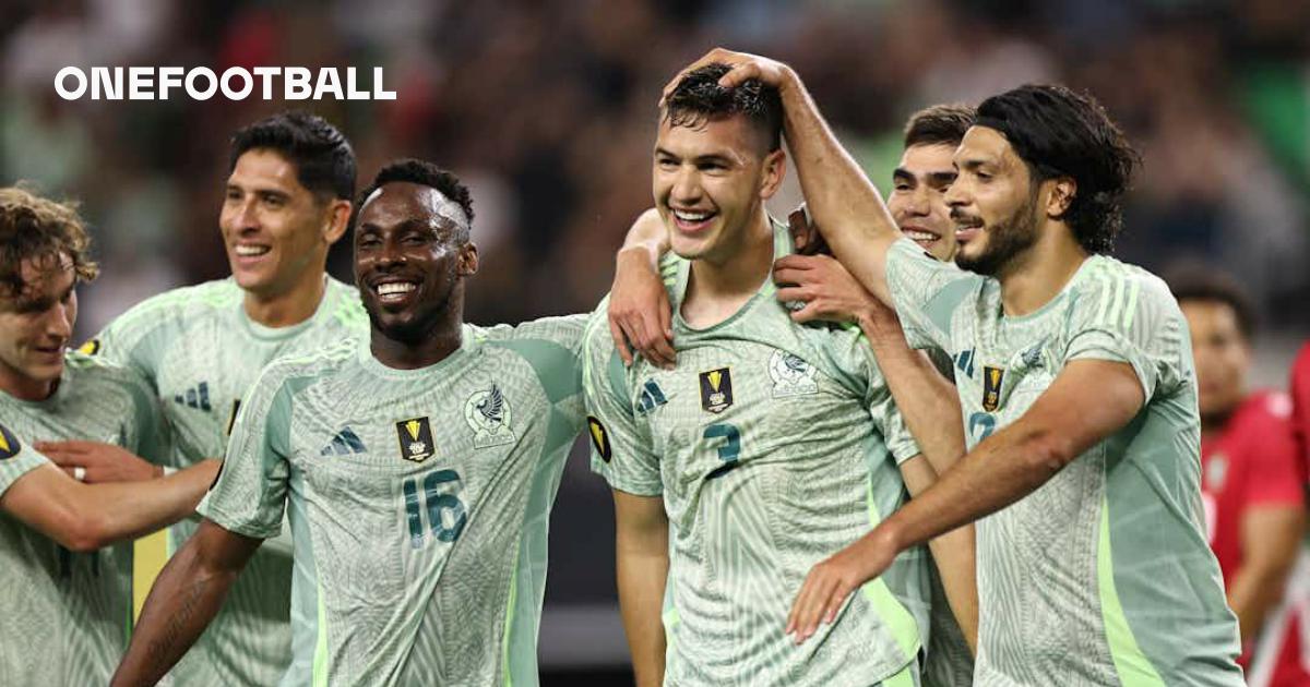 Mexico name starting XI for Costa Rica clash