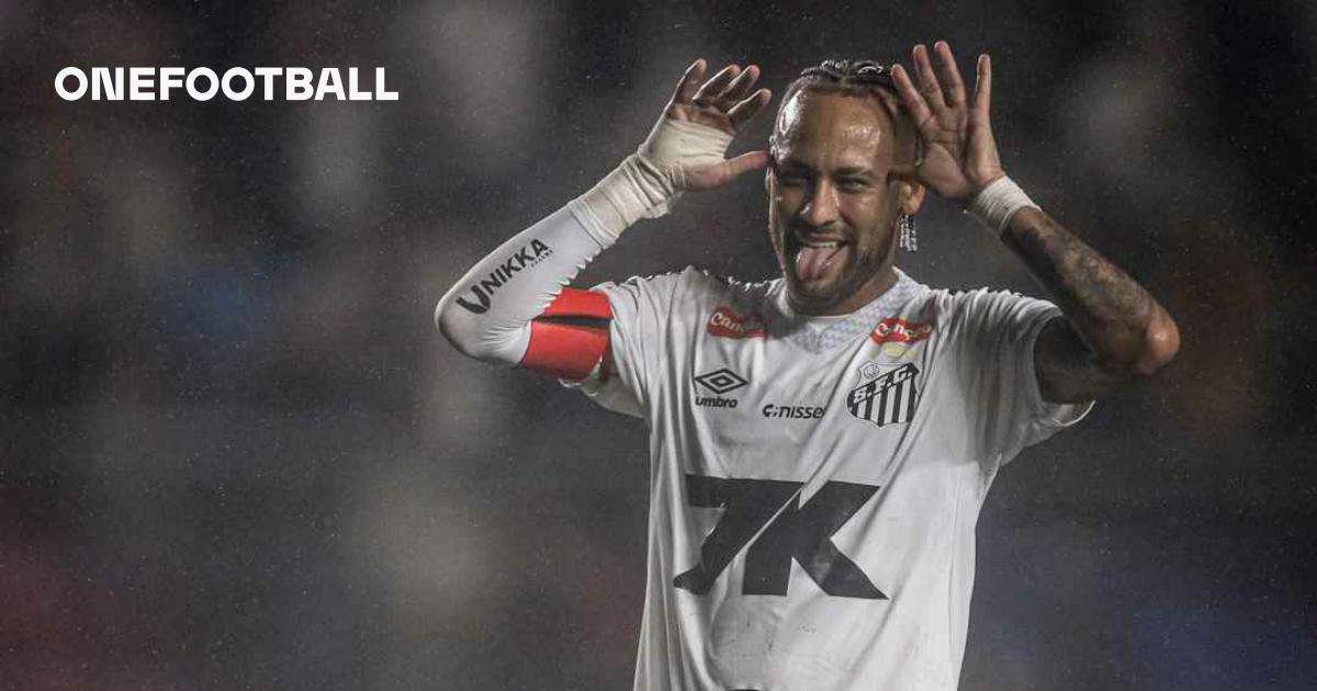 Neymar scores and causes a stir on his Santos return