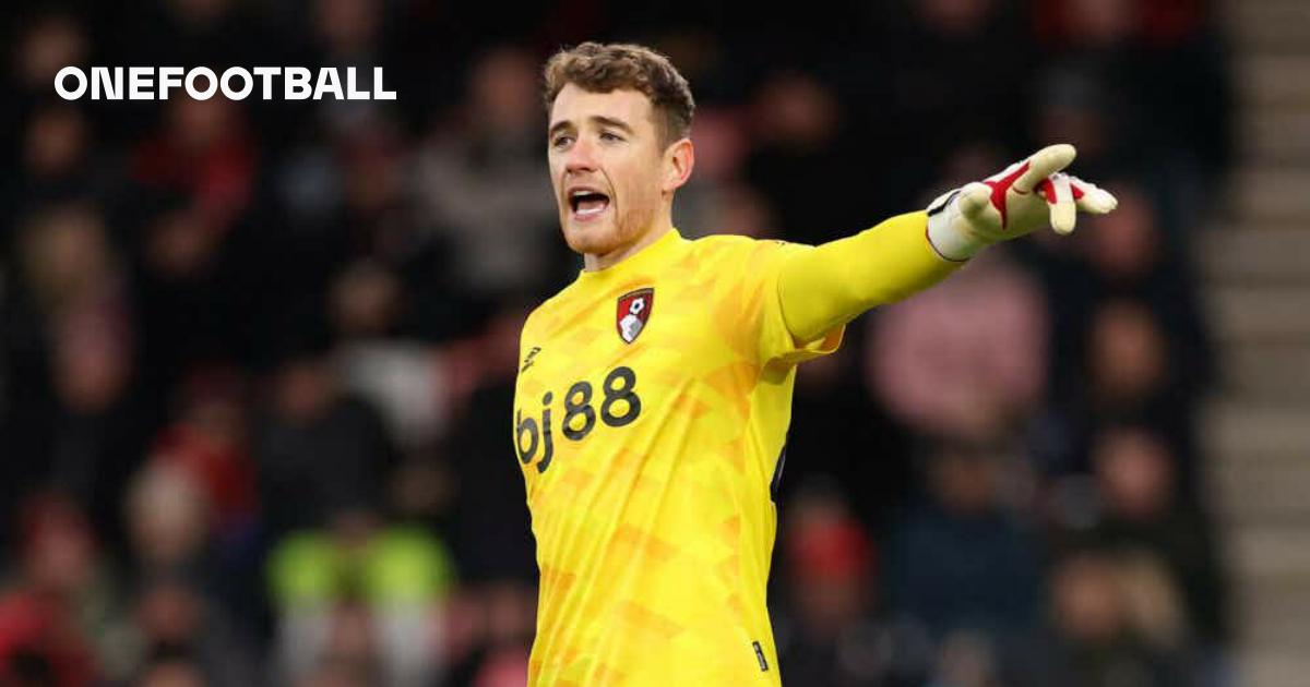 Mark Travers unconvinced by Everton move due to Jordan Pickford's No.1 status | OneFootball