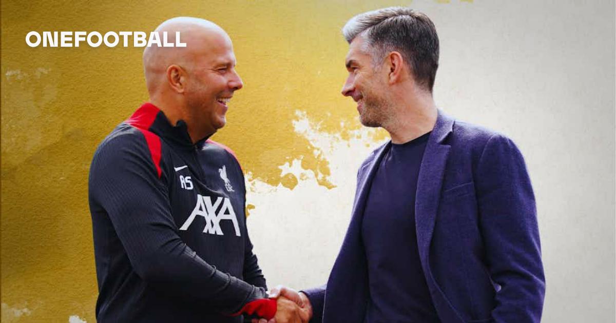 Liverpool players accept the new agreement