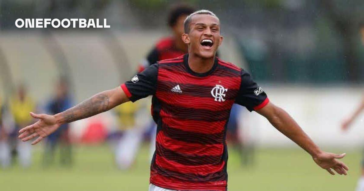 Flamengo negocia empréstimo de Wesley, lateral da base, para o Barcelona -  Flamengo - Extra Online