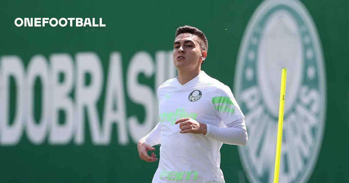 Atuesta marca pela primeira vez com a camisa do Palmeiras