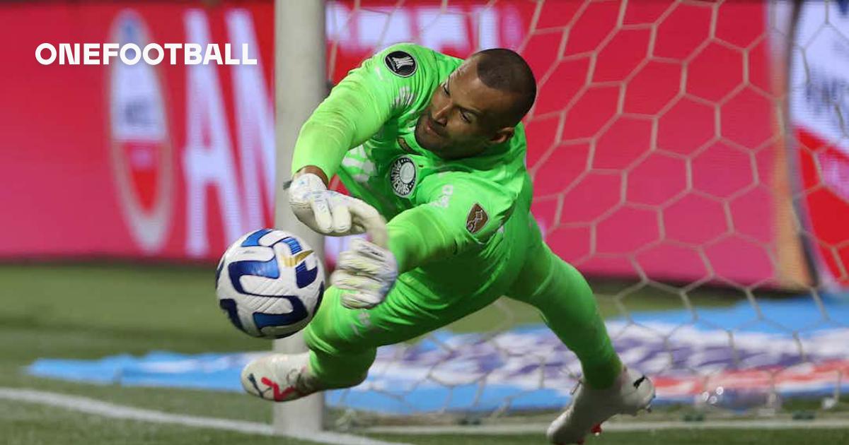 Não pega pênalti? Weverton tem grande média na marca da cal