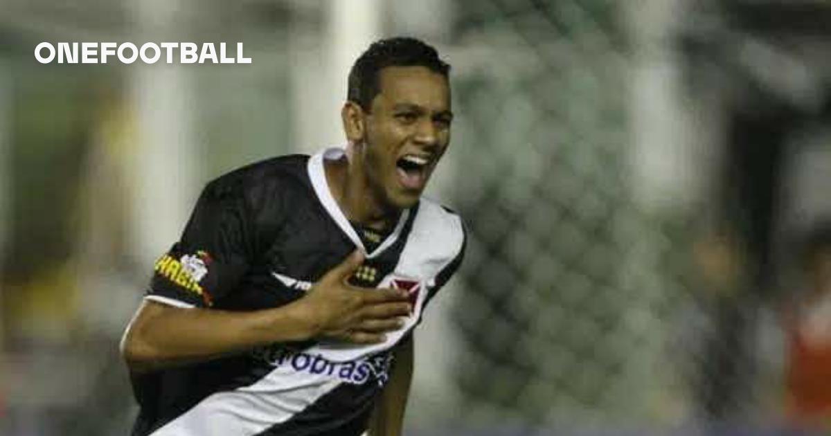 Souza, ex-Vasco e São Paulo, fica livre para assinar pré-contrato