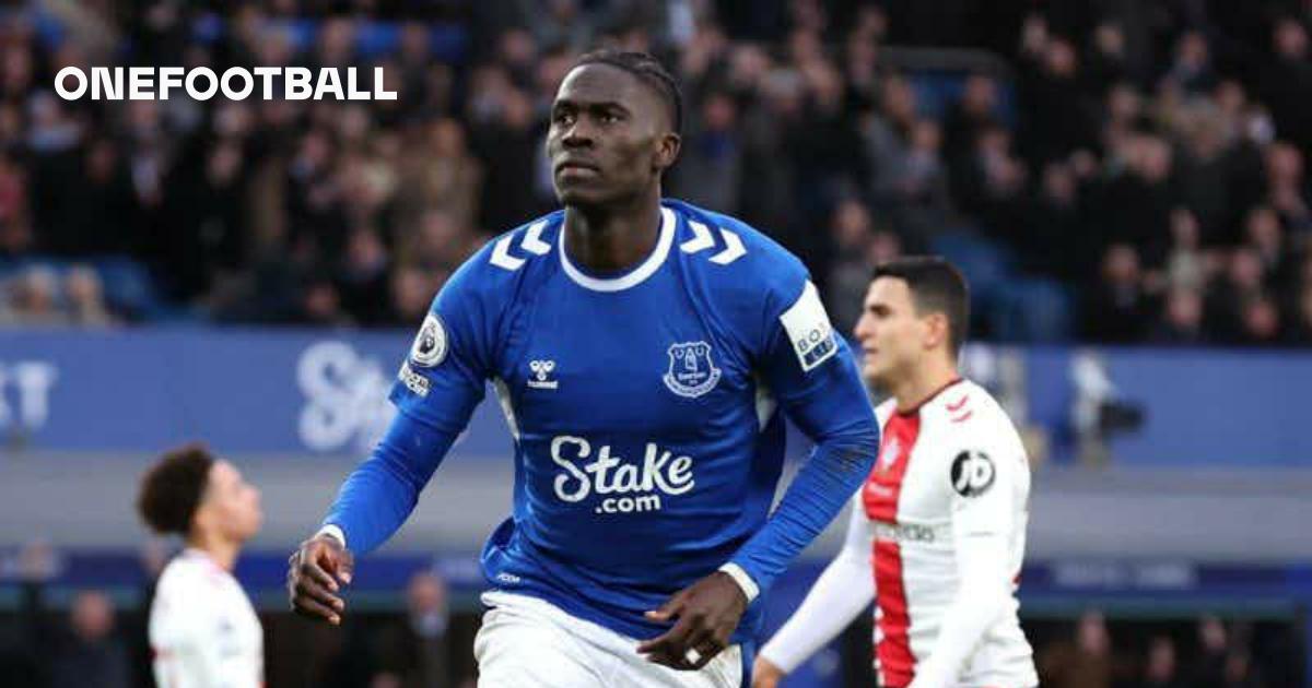 Transfer Rumors: Arsenal and Manchester United Compete with Barcelona for Everton’s Amadou Onana