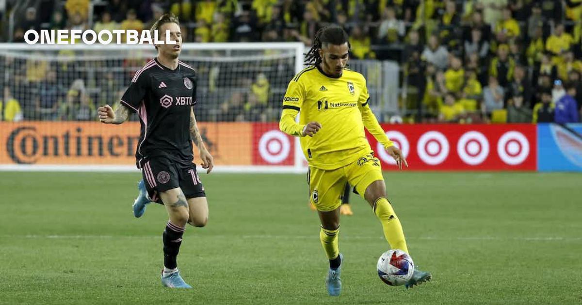 Columbus Crew SC Home Uniform - Major League Soccer (MLS) - Chris