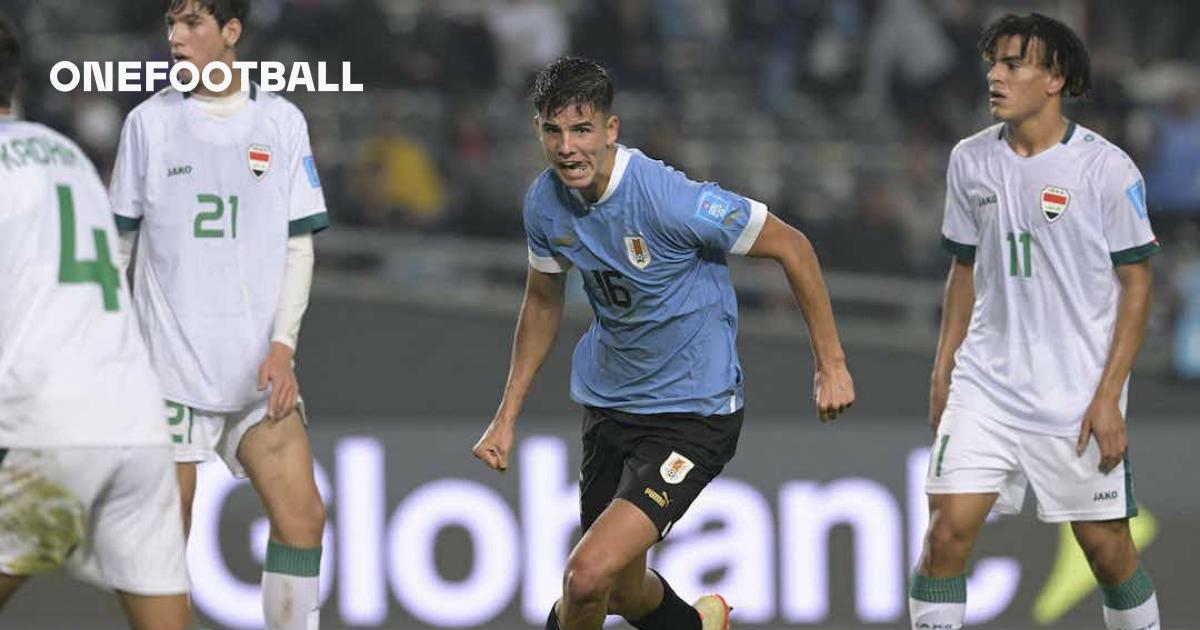 URUGUAY  Montevideo, Joueur de football, Football