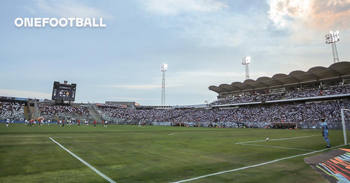 El desalentador estado del campo de juego del Estadio Monumental, que