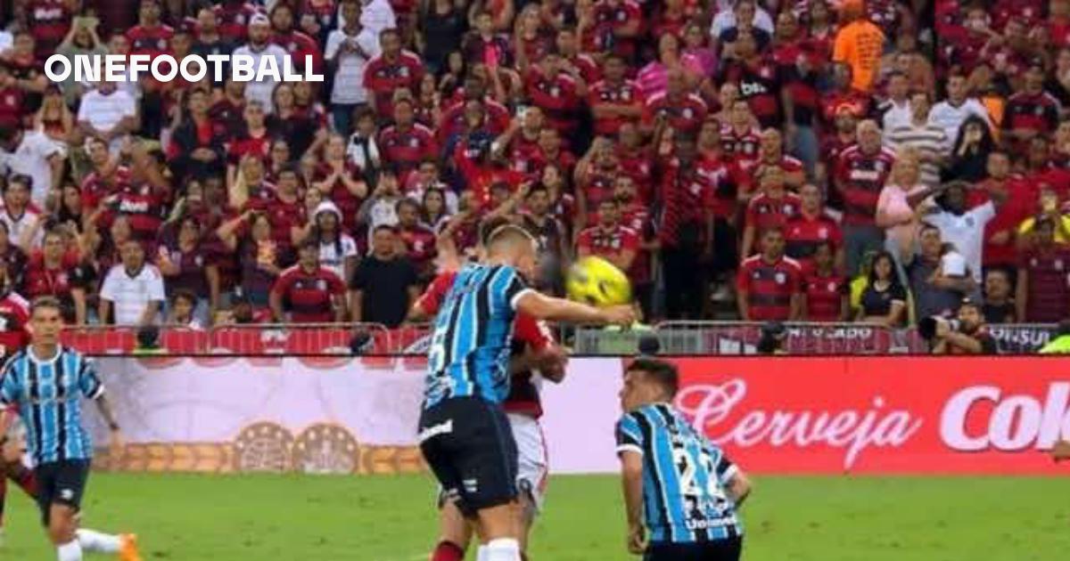 Pênalti onde?: torcedores do Flamengo se revoltam com arbitragem