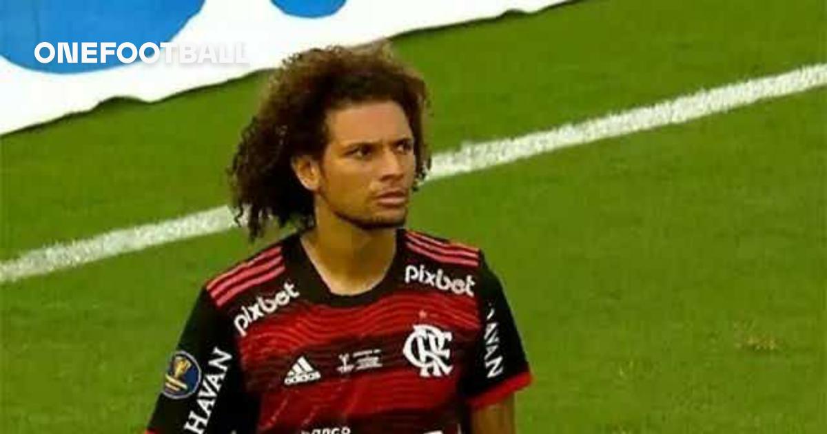 Léo Pereira critica sistema defensivo do Flamengo por lances de