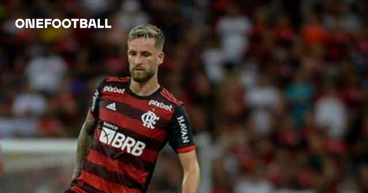 Arrascaeta resolve, Flamengo vence Bragantino e agita reta final