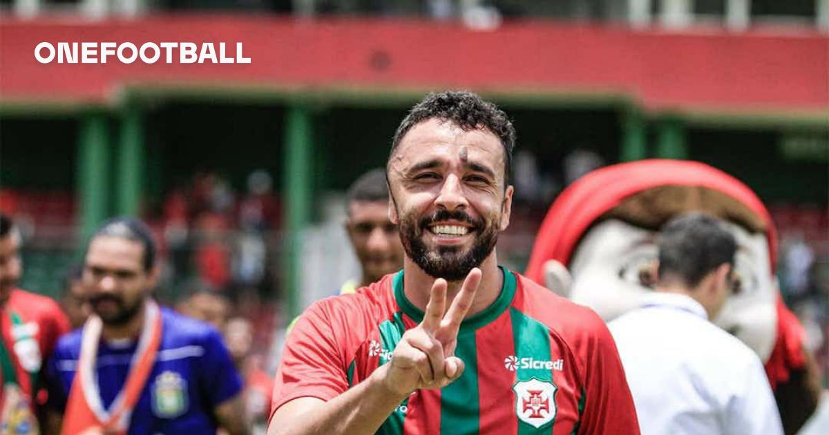 Ex-Lusa, Caio Mancha vai à Vila e assiste jogo contra o Santos