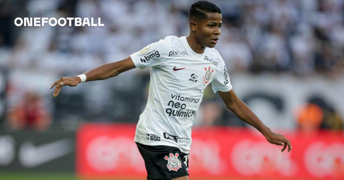 Antes do jogo contra o Santos, Wesley relembra histórico de clássicos na  base