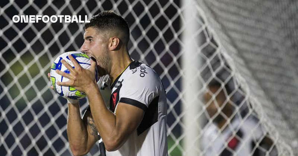 Em retorno a São Januário, torcida do Vasco esgota ingressos para o jogo  contra o Coritiba