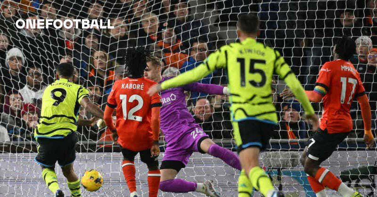 Luton Town x Liverpool: onde assistir ao vivo e horário do jogo pela  Premier League - Lance!