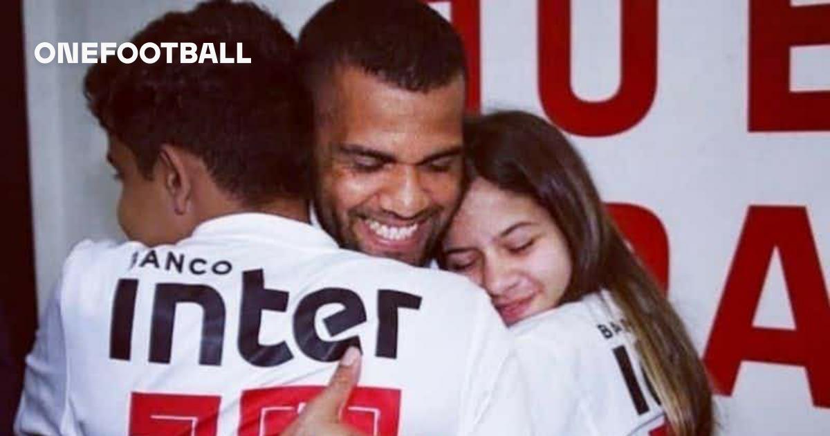 Daniel Alves relembra apresentação no SPFC e diz que foi ...