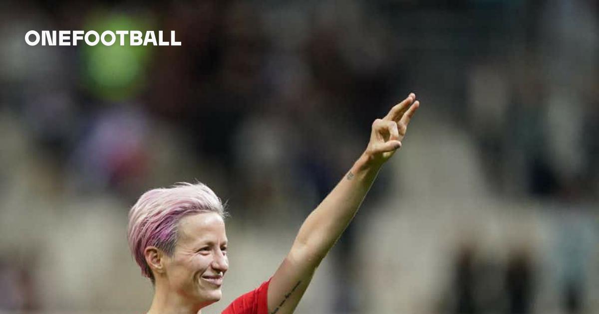 Why Uswnt Captain Megan Rapinoe Refuses To Sing The National Anthem Onefootball 